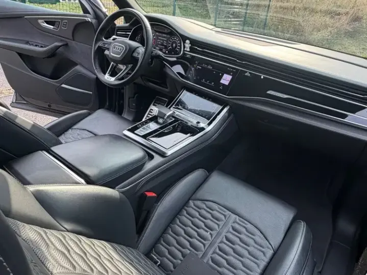 Audi RS Q8 4.0 TFSI quattro MHEV Tiptronic