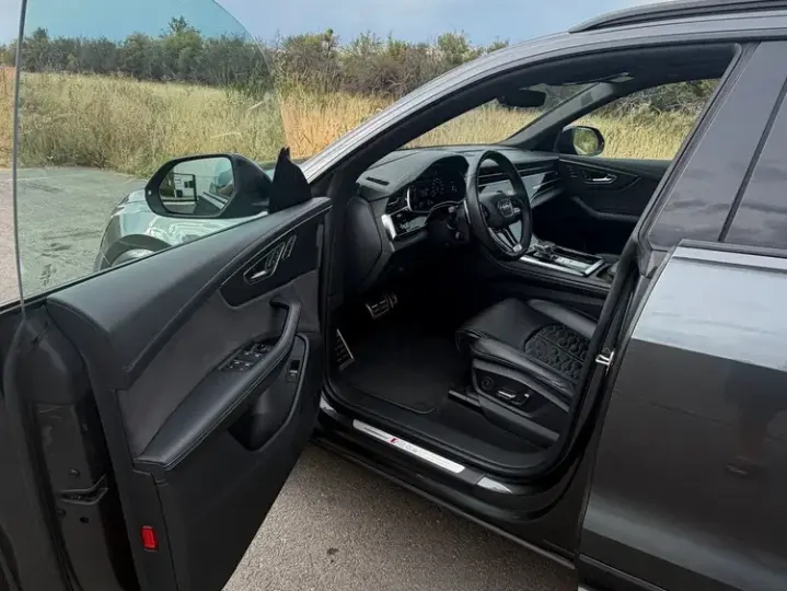 Audi RS Q8 4.0 TFSI quattro MHEV Tiptronic