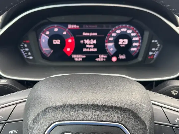 Audi Q3 F3