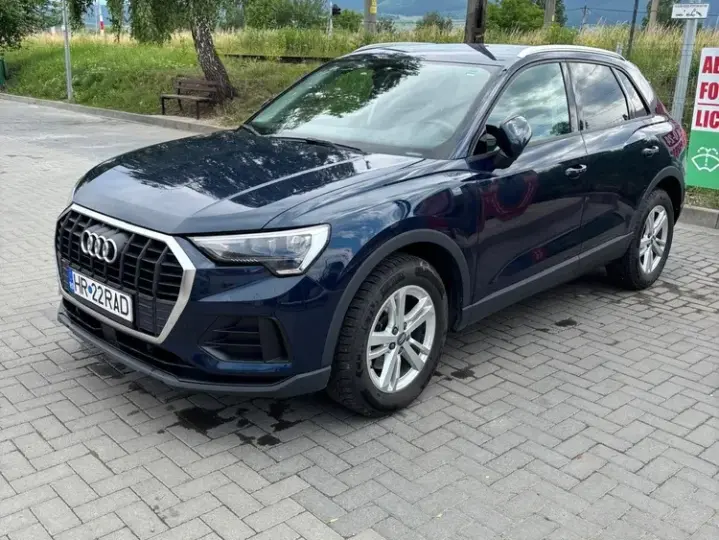 Audi Q3 F3