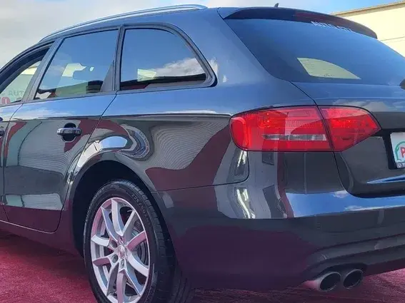 Audi A4 Avant B8 2.0 TDI DPF multitronic Ambiente