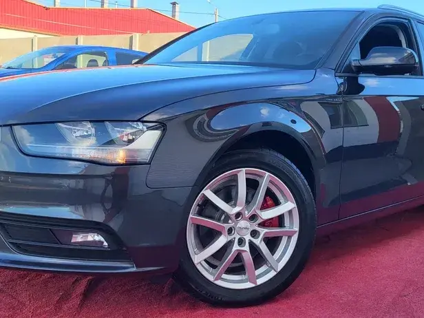 Audi A4 Avant B8 2.0 TDI DPF multitronic Ambiente