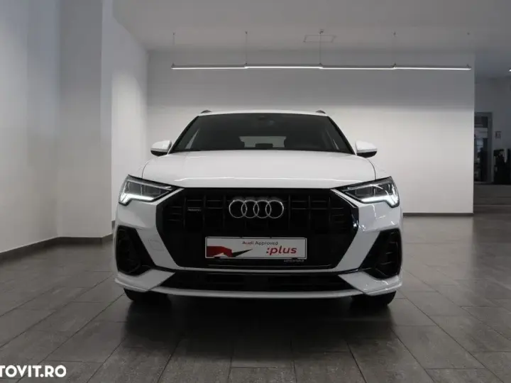 Audi Q3 F3