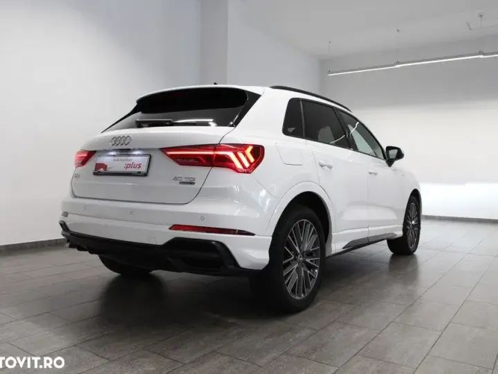 Audi Q3 F3