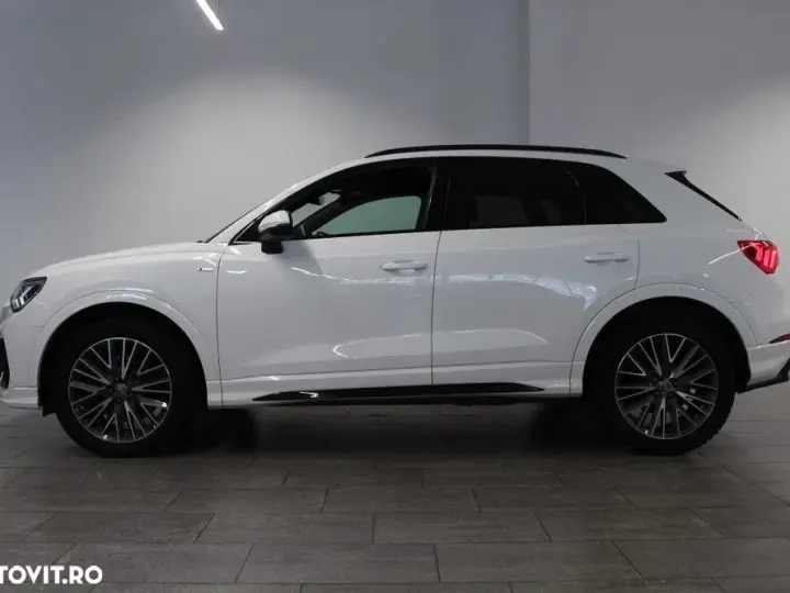 Audi Q3 F3