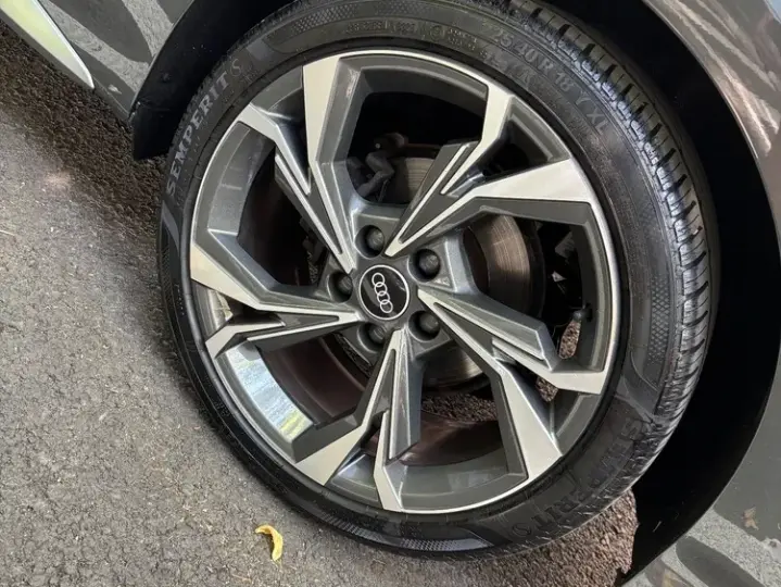 Audi A3 Limuzina 8Y 2.0 TDI quattro S tronic Sport