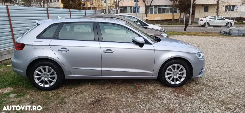 Audi A3 Sportback 1.6 TDI clean Stronic Attraction — imagine 2