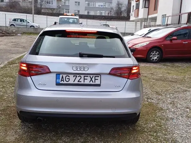 Audi A3 Sportback 1.6 TDI clean Stronic Attraction