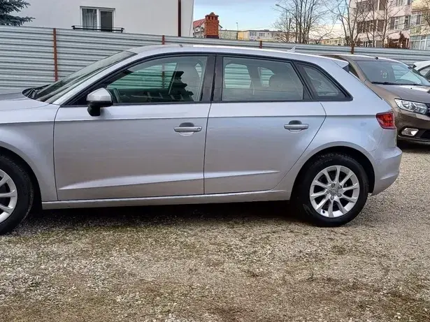 Audi A3 Sportback 1.6 TDI clean Stronic Attraction