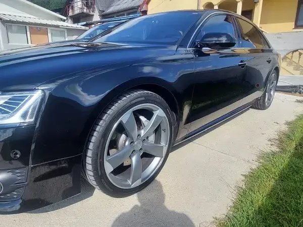 Audi A8 D4