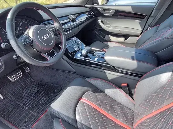 Audi A8 D4