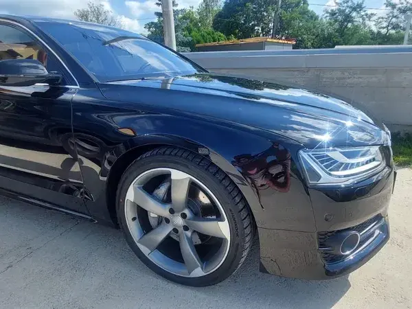 Audi A8 D4
