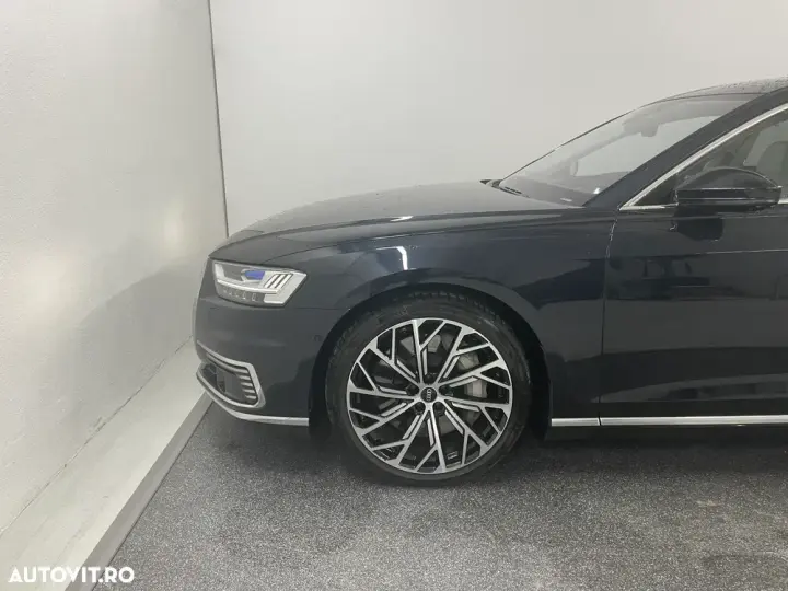 Audi A8 D5