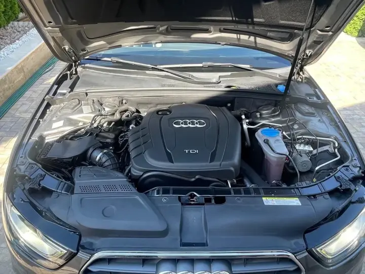 Audi A4 Limuzina B8 2.0 TDI