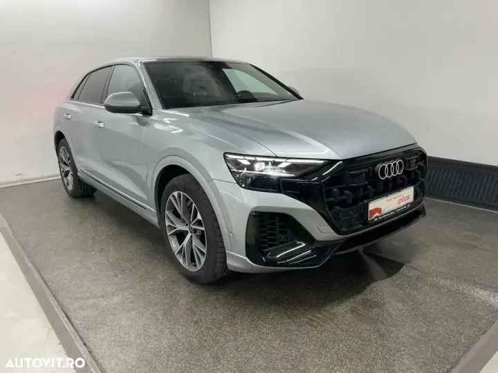 Audi Q8 SUV TFSI e quattro 290 kW tiptronic