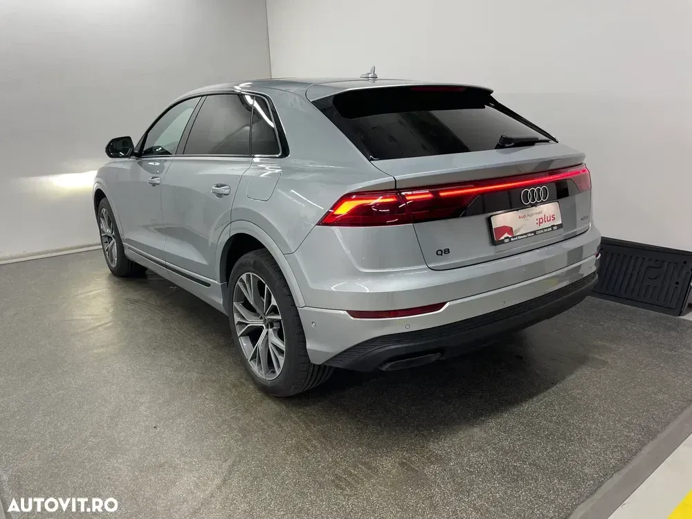 Audi Q8 SUV TFSI e quattro 290 kW tiptronic — imagine 4