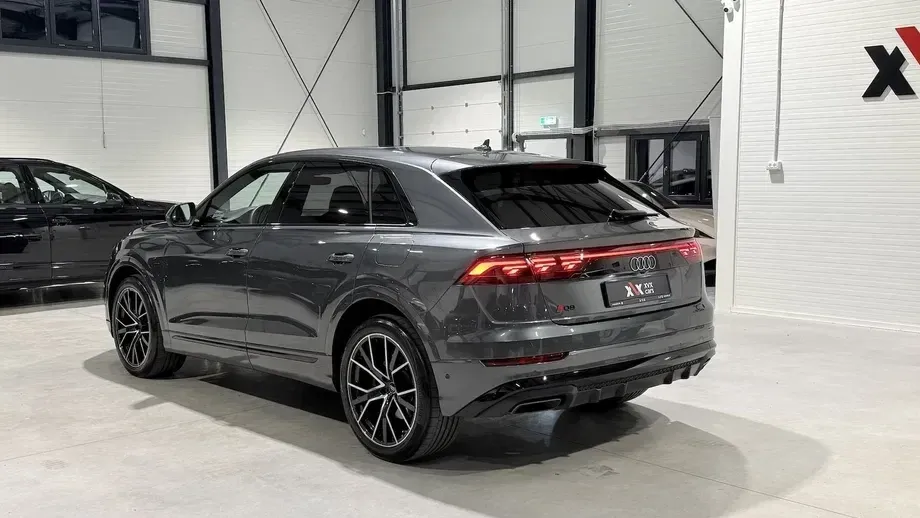Audi Q8 55 TFSI e quattro Tiptronic PHEV — imagine 4