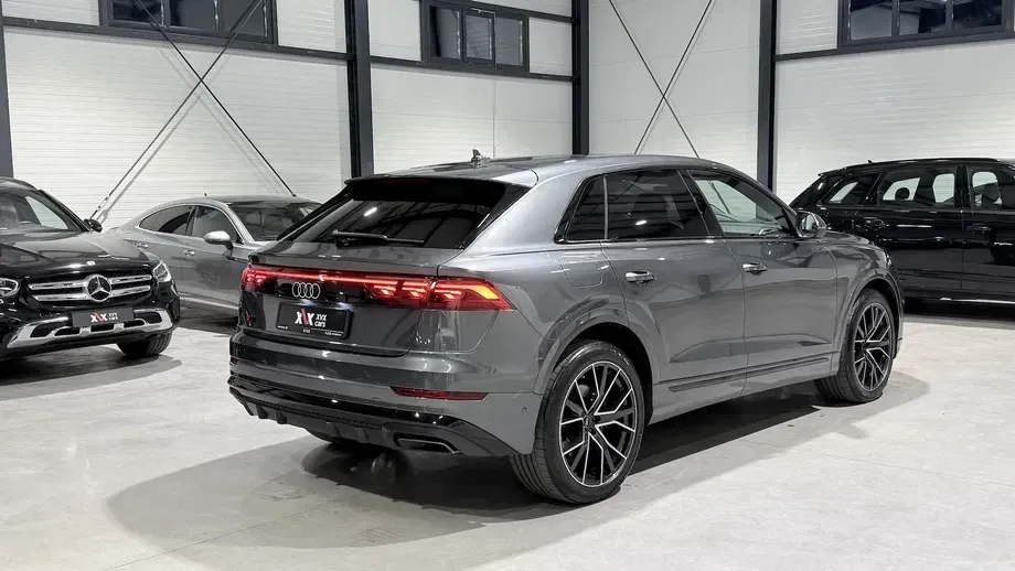 Audi Q8 55 TFSI e quattro Tiptronic PHEV — imagine 3