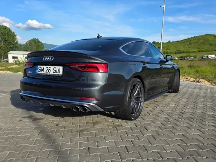 Audi S5 Sportback F5