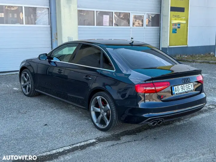 Audi A4 Limuzina B8 2.0 TDI DPF clean quattro S tronic S line Sportpaket