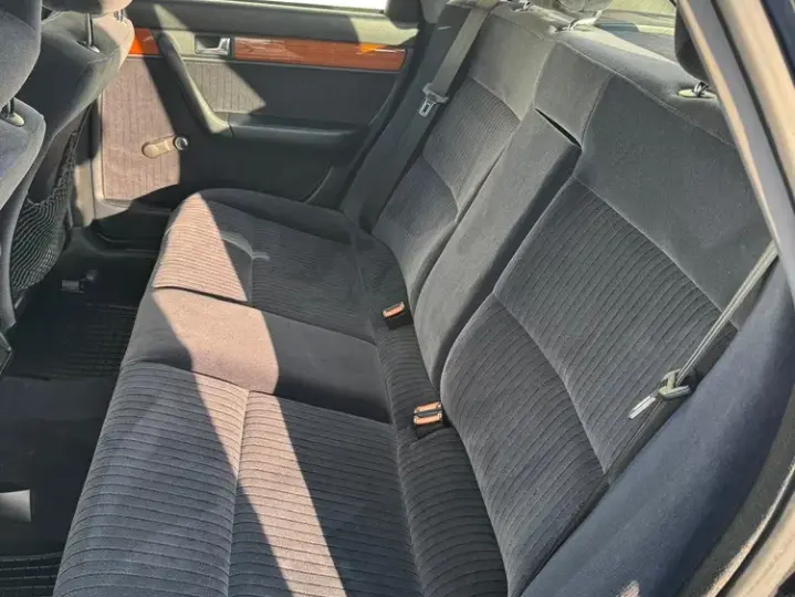 Audi 100