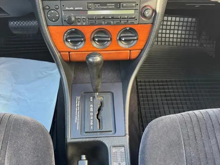 Audi 100