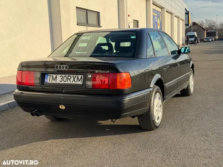 Audi 100