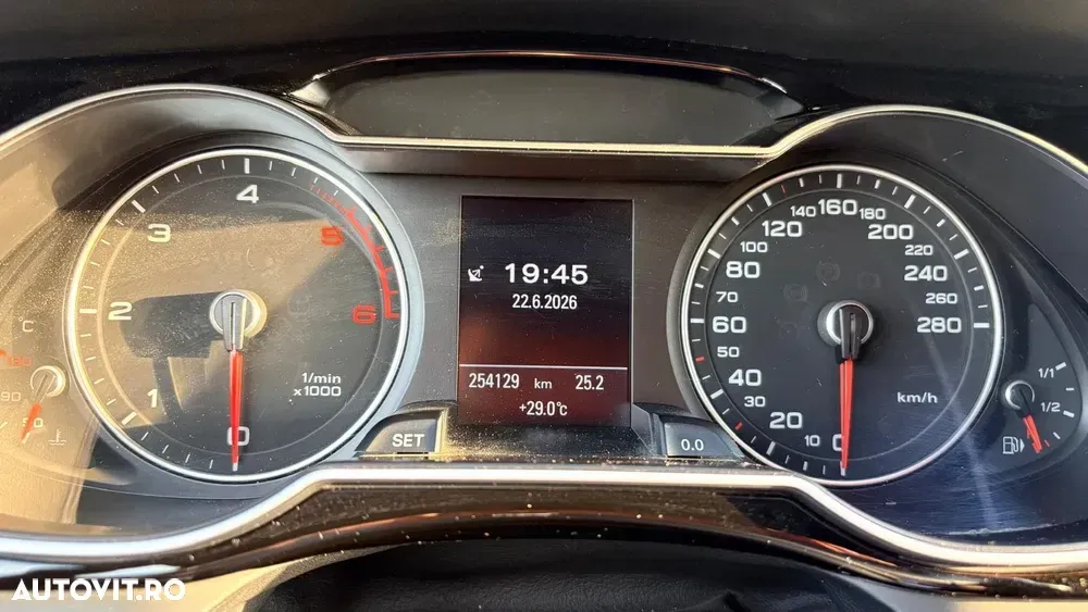 Audi A4 Limuzina B8 2.0 TDI — imagine 5