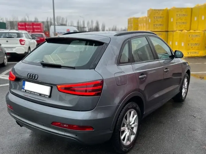 Audi Q3 8U