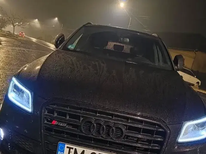 Audi SQ5 8R