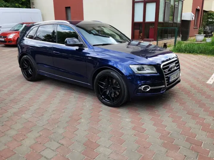Audi SQ5 8R