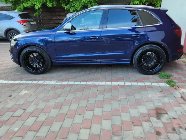 Audi SQ5 8R