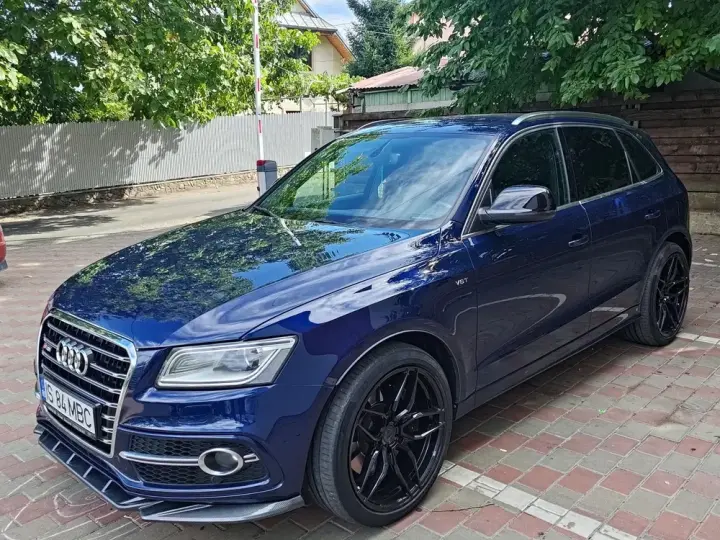 Audi SQ5 8R