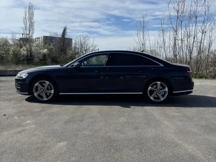 Audi A8 D5