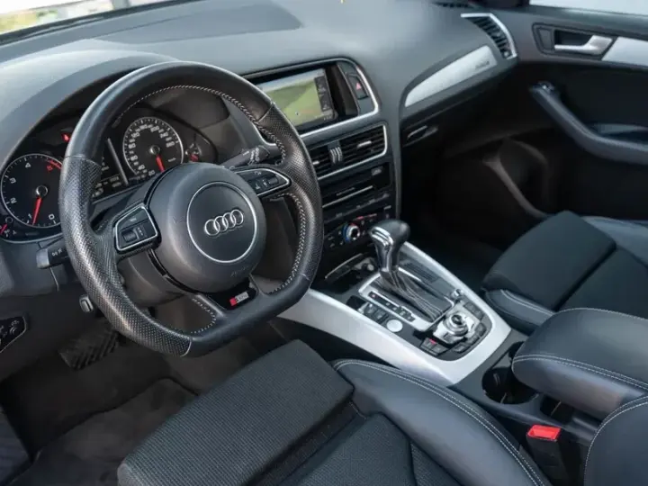 Audi Q5 8R 2.0 TDI Quattro S tronic