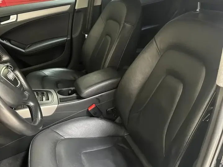 Audi A4 Limuzina B8 2.0 TDI quattro Stronic