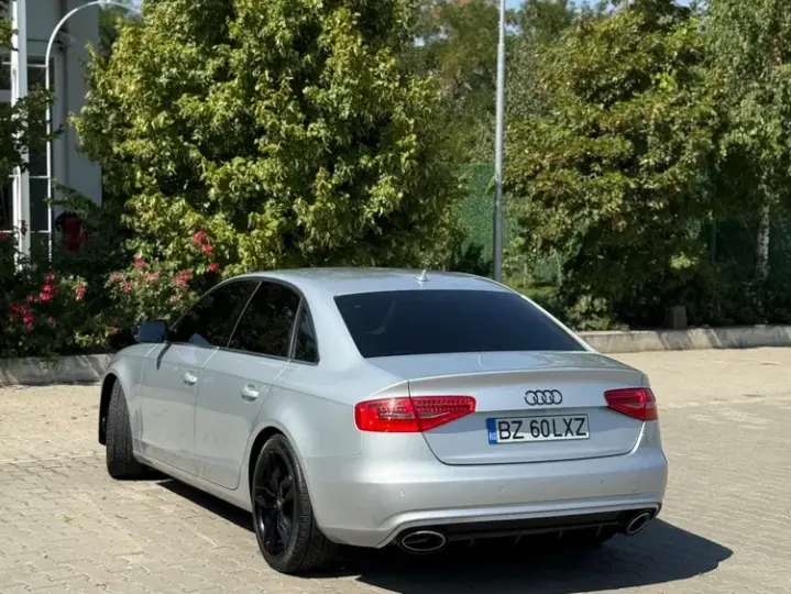 Audi A4 Limuzina B8 2.0 TDI