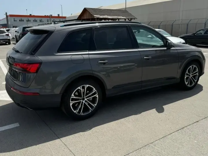 Audi Q7 4M 55 TFSI quattro Tiptronic MHEV Basic