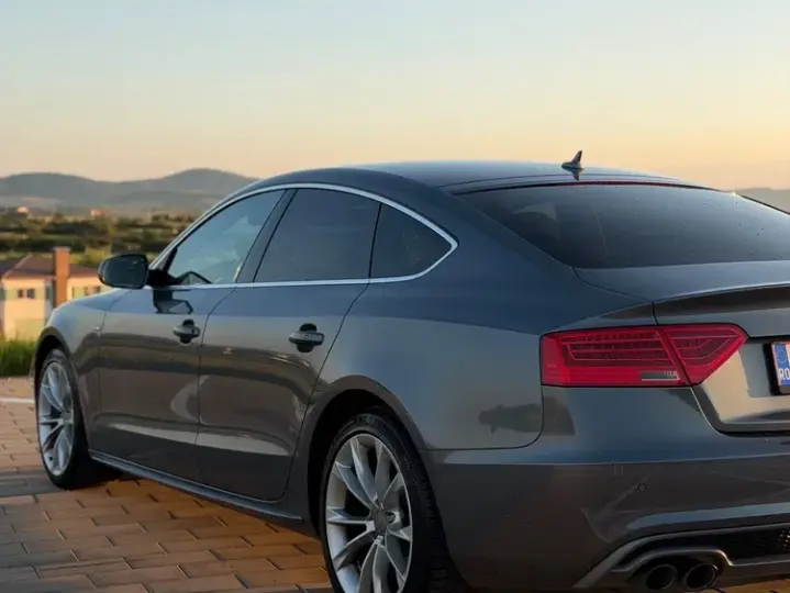 Audi A5 Sportback 8T 40 TDI quattro S tronic S line