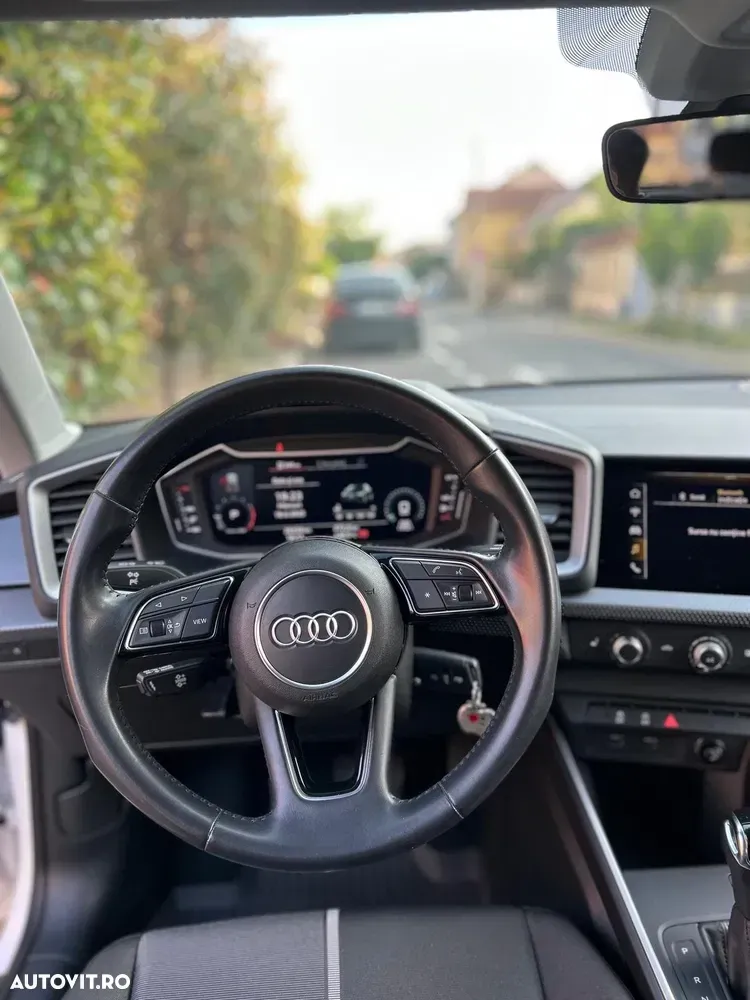 Audi A1 Sportback GB 30 TFSI S tronic Basic — imagine 2