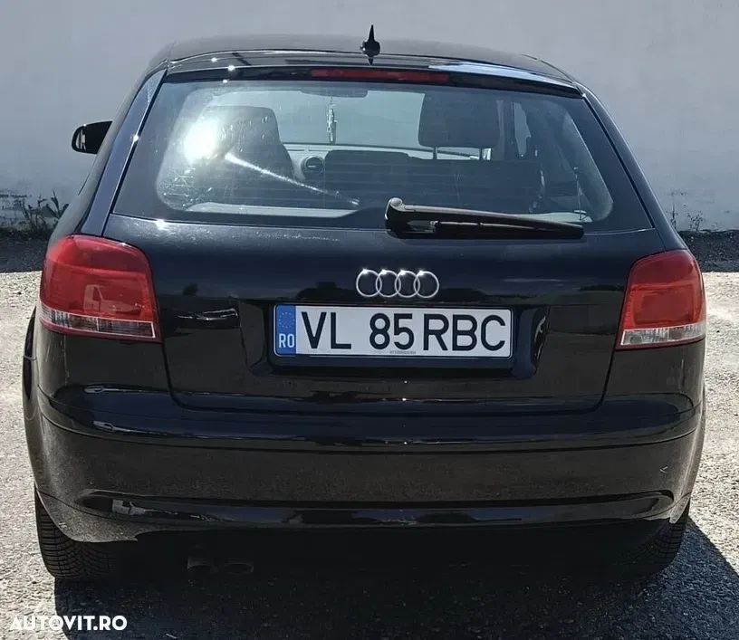 Audi A3 3-portiere 8P 1.9 TDI DPF Ambiente — imagine 2