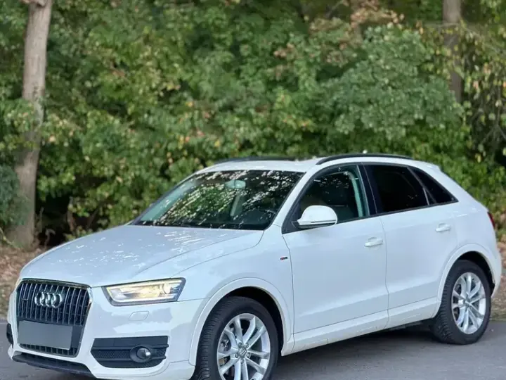 Audi Q3 8U