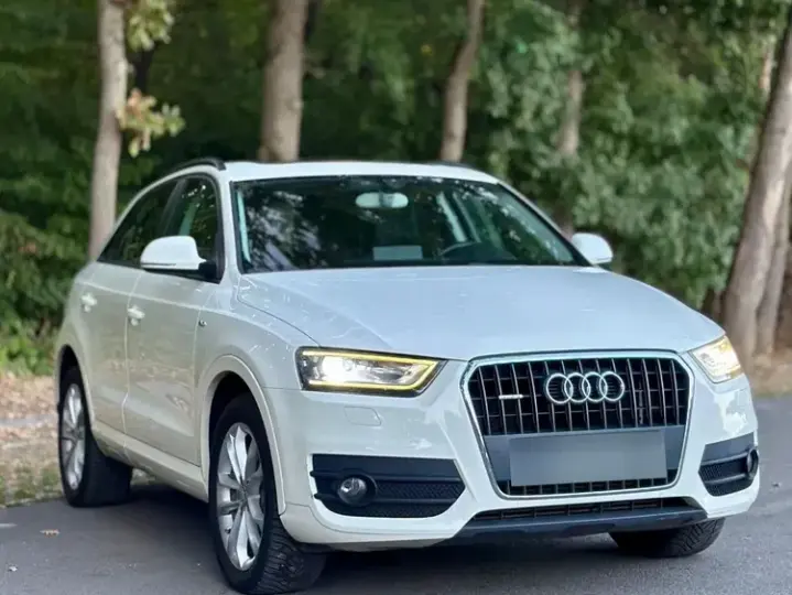 Audi Q3 8U