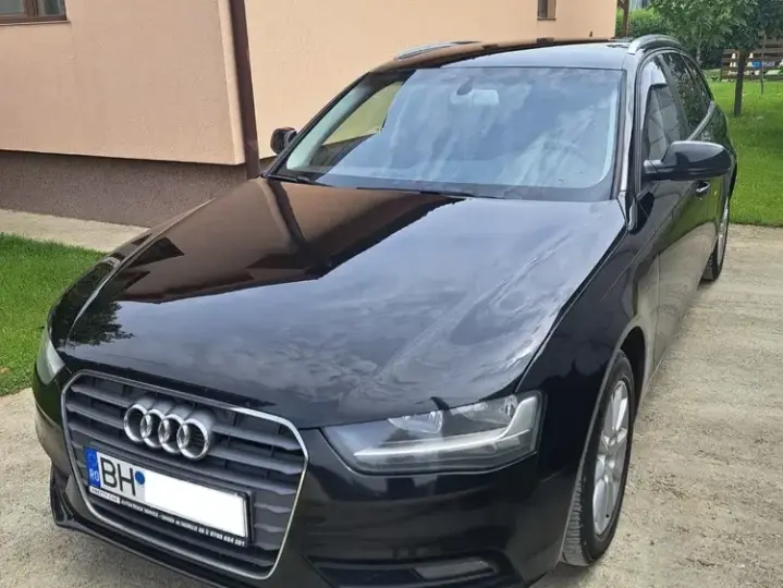 Audi A4 Limuzina B8 2.0 TDI DPF clean multitronic Ambiente
