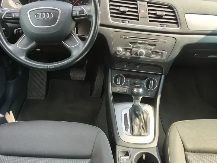 Audi Q3 8U