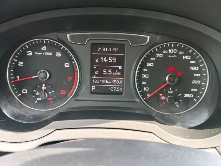 Audi Q3 8U