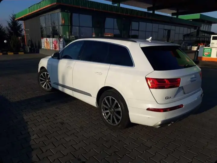 Audi Q7 4M