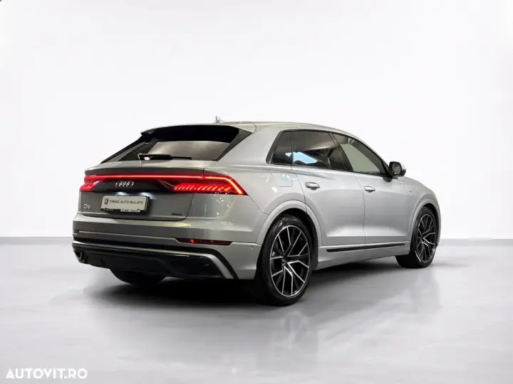 Audi Q8 SUV TFSI quattro 250 kW tiptronic