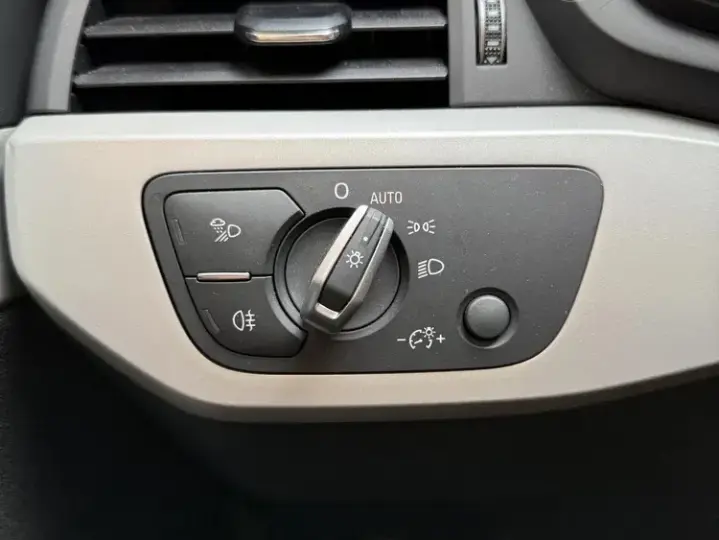 Audi A4 Limuzina B9