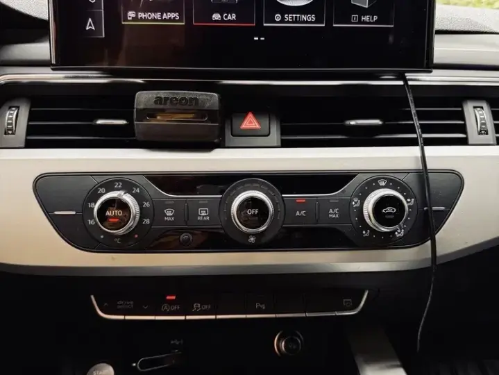 Audi A4 Limuzina B9